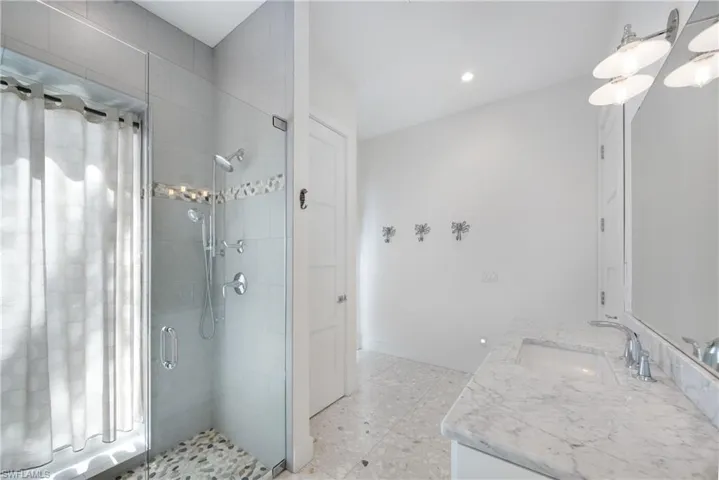 1571  Bonita  LN, Naples, FL 34102