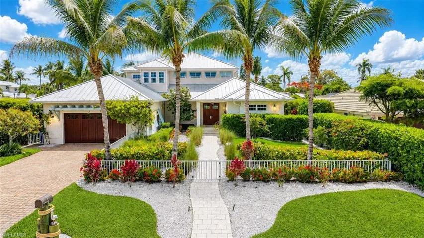 1571  Bonita  LN, Naples, FL 34102