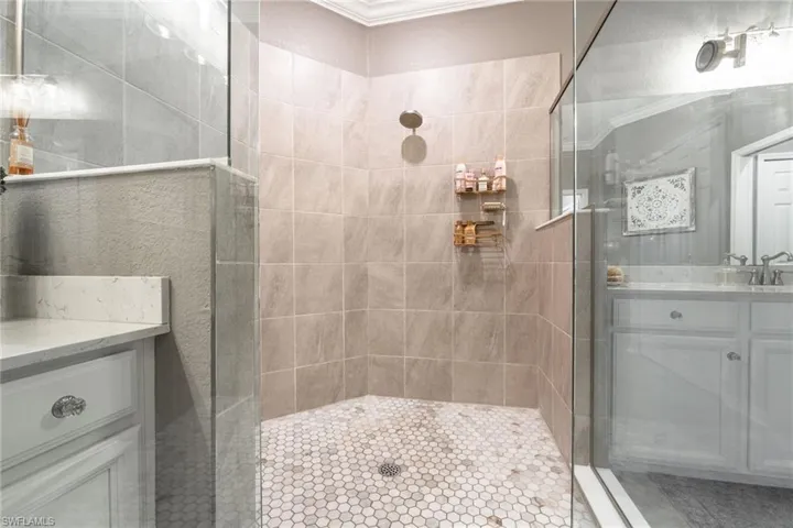 12027 Hawthorn Lake Dr 202, Fort Myers, Florida 33913
