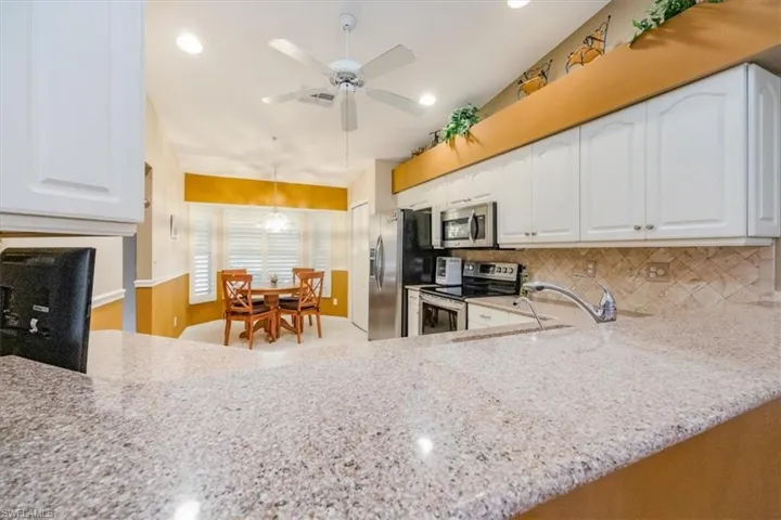 8480  Naples Heritage  DR, Naples, FL 34112