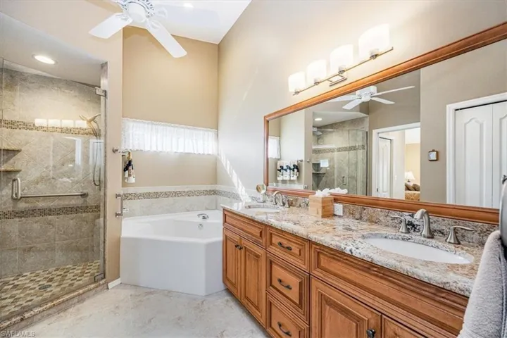 8480  Naples Heritage  DR, Naples, FL 34112