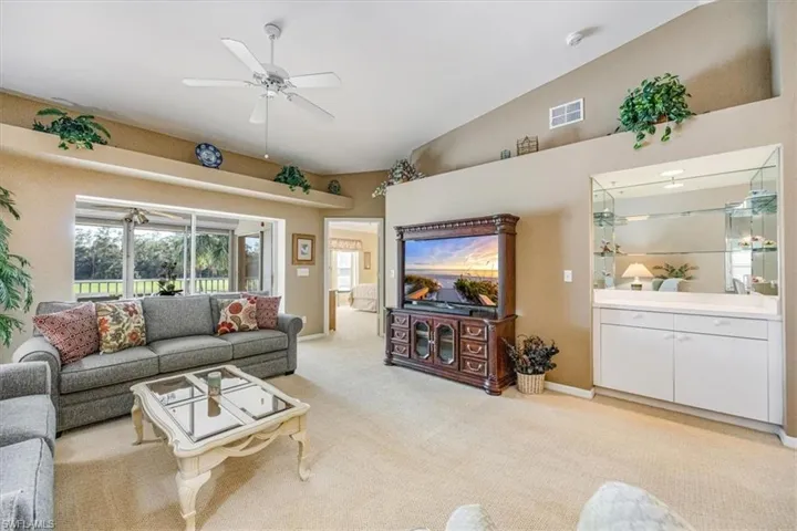 8480  Naples Heritage  DR, Naples, FL 34112