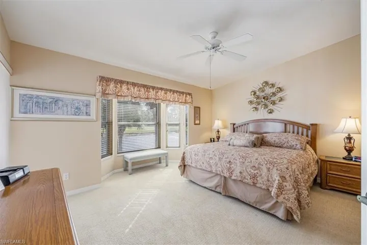 8480  Naples Heritage  DR, Naples, FL 34112
