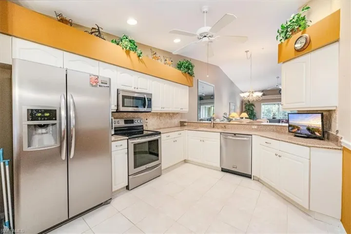 8480  Naples Heritage  DR, Naples, FL 34112