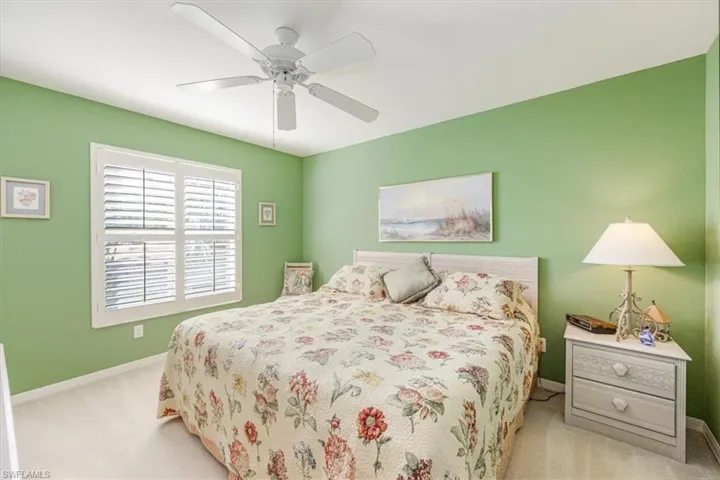 8480  Naples Heritage  DR, Naples, FL 34112