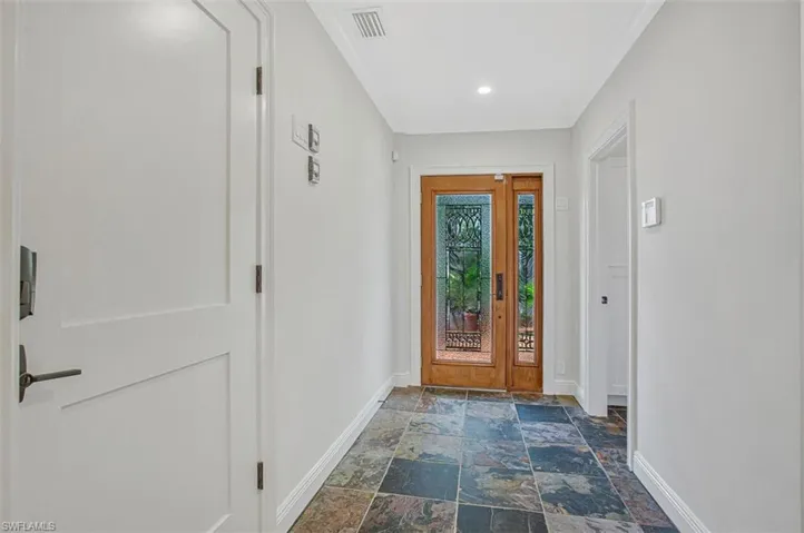1st Floor Entry