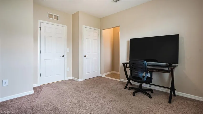 Bedroom / office