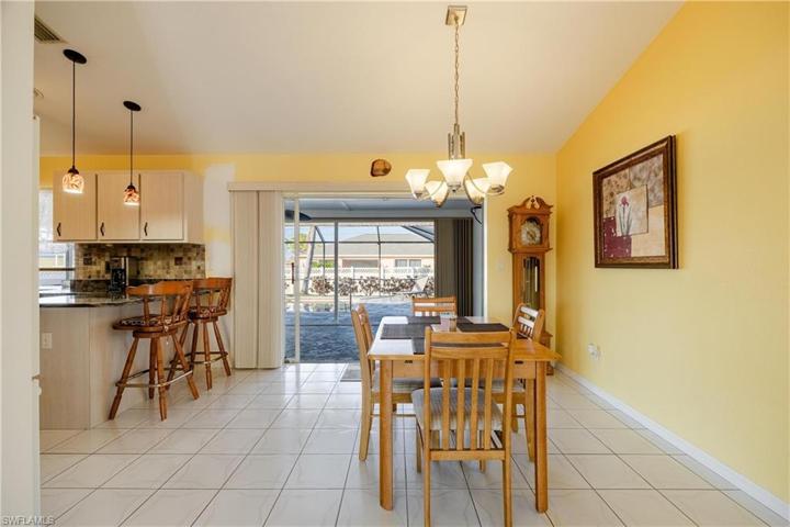 527 SW 32nd TER, CAPE CORAL FL 33914