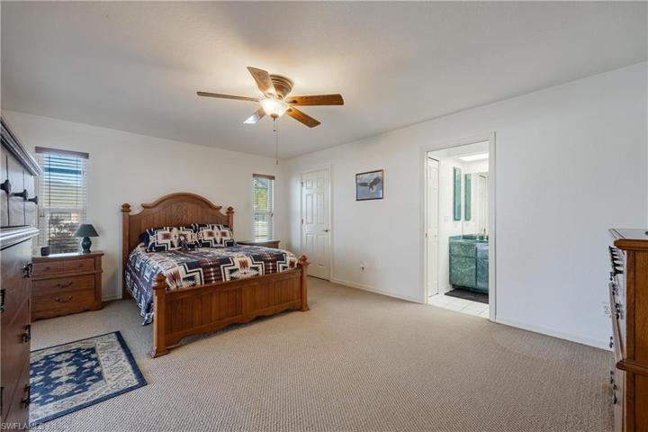527 SW 32nd TER, CAPE CORAL FL 33914