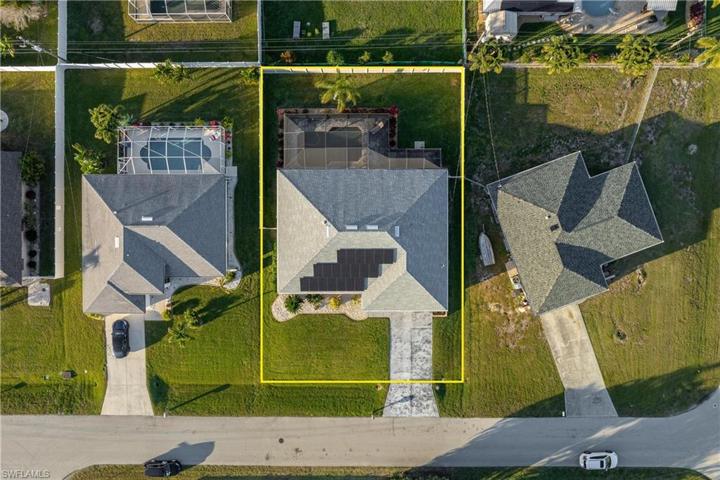 527 SW 32nd TER, CAPE CORAL FL 33914