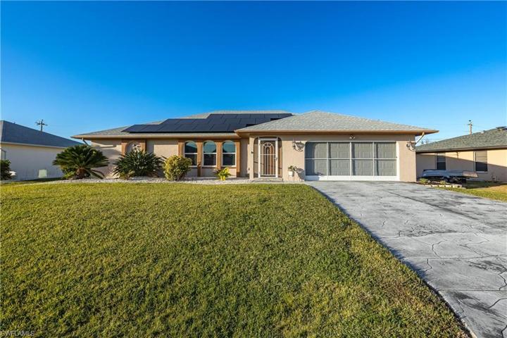 527 SW 32nd TER, CAPE CORAL FL 33914