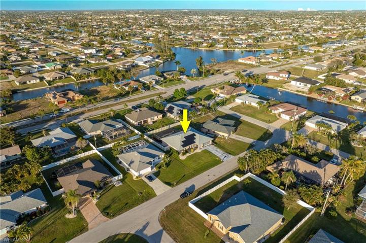527 SW 32nd TER, CAPE CORAL FL 33914