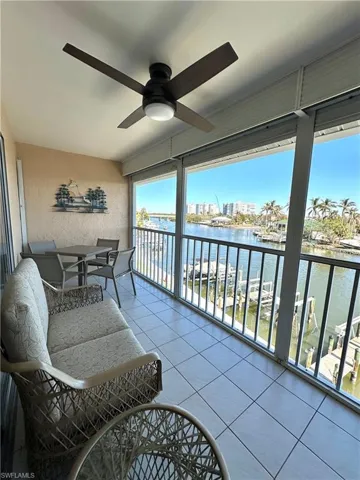 10686 Gulfshore Dr 304 A, Naples, Florida 34108