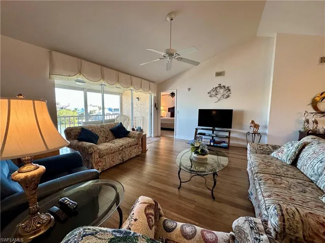 10686 Gulfshore Dr 304 A, Naples, Florida 34108