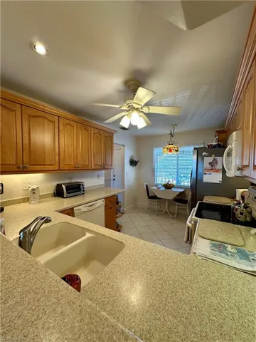 10686 Gulfshore Dr 304 A, Naples, Florida 34108