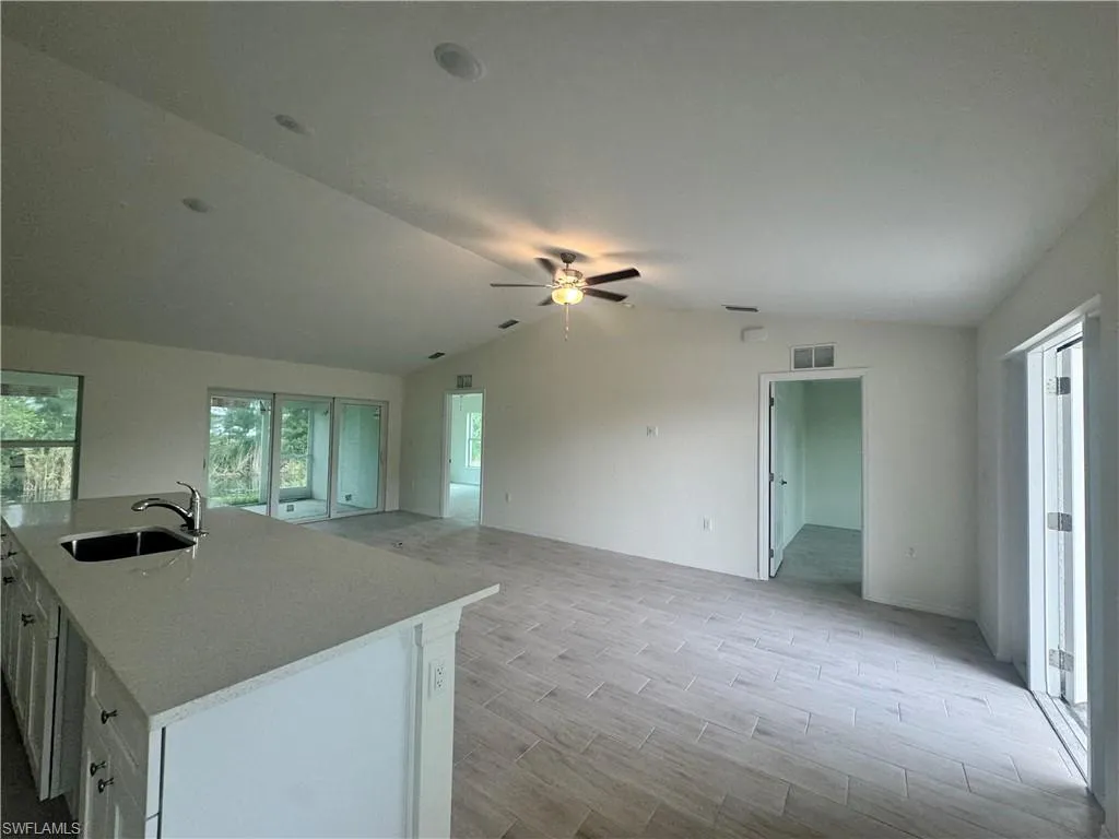 3916 9th PL, Cape Coral, FL 33909,2025000289