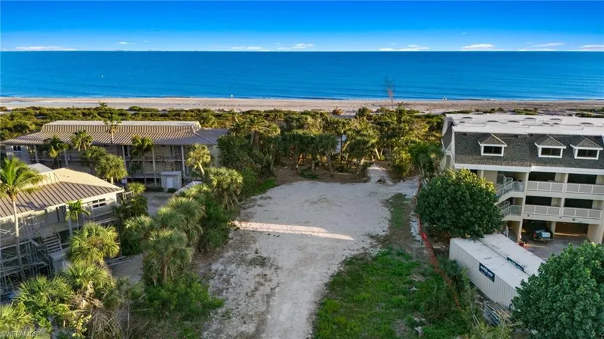 Private beach parking and beach access