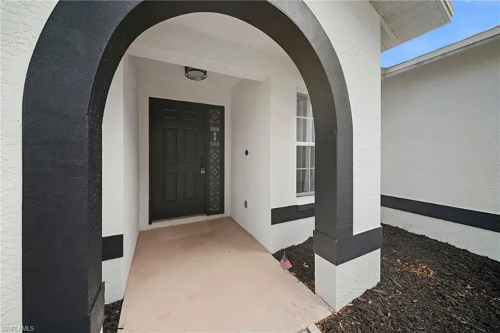 15624  sunny crest  LN, Fort Myers, FL 33905
