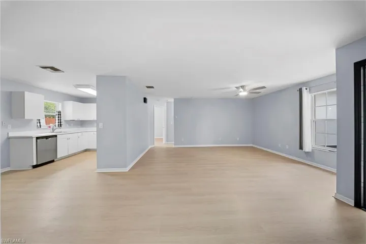 15624  sunny crest  LN, Fort Myers, FL 33905