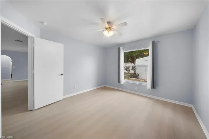 15624  sunny crest  LN, Fort Myers, FL 33905