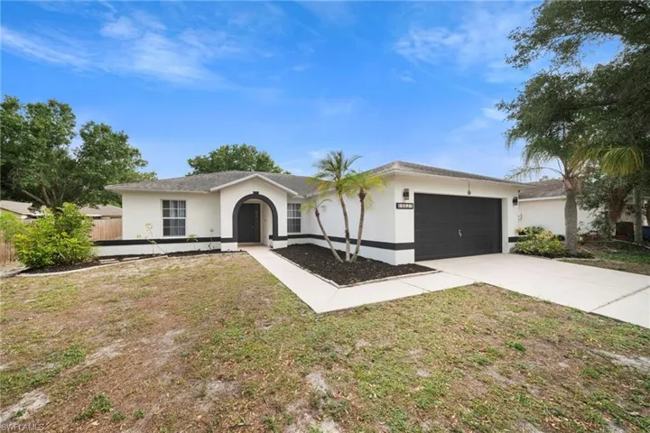 15624  sunny crest  LN, Fort Myers, FL 33905