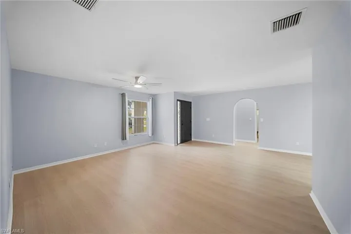 15624  sunny crest  LN, Fort Myers, FL 33905