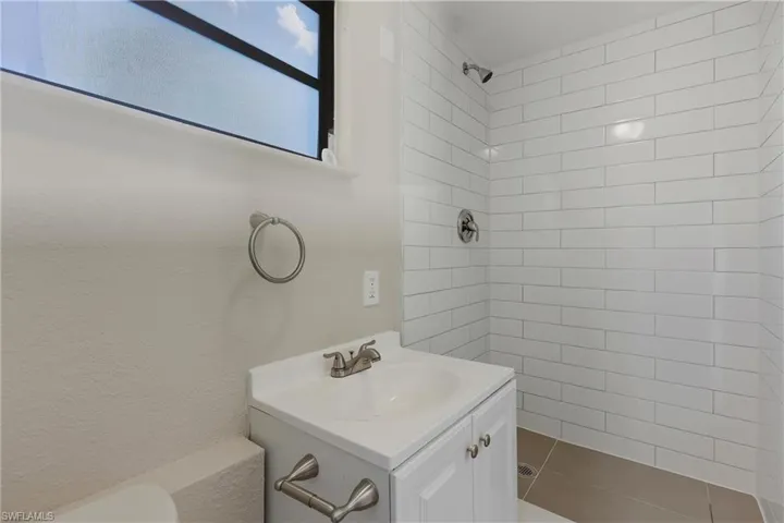 728 Tower Dr, Cape Coral, Florida 33904