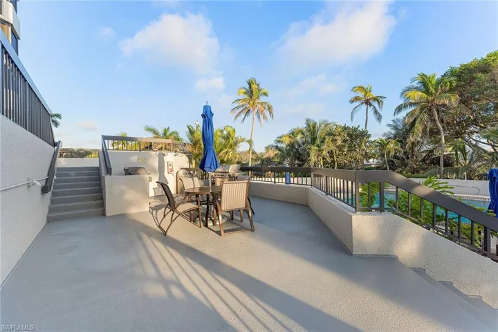 6001  Pelican Bay  BLVD, Naples, FL 34108
