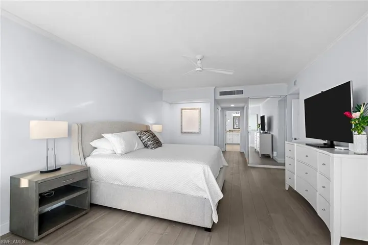 6001  Pelican Bay  BLVD, Naples, FL 34108