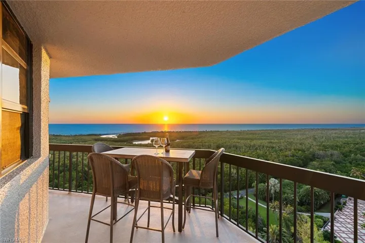 6001  Pelican Bay  BLVD, Naples, FL 34108