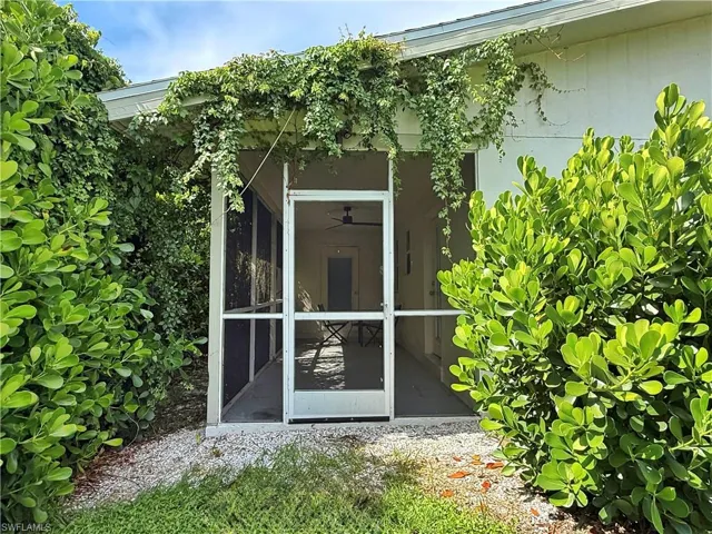 740 109th Ave N, Naples, Florida 34108