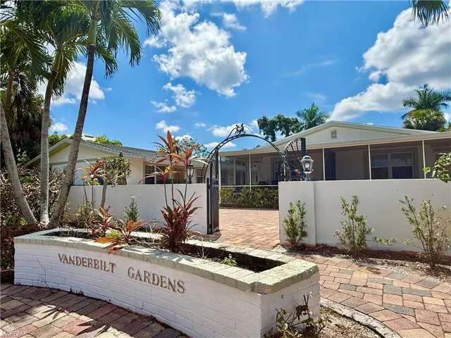 740 109th Ave N, Naples, Florida 34108
