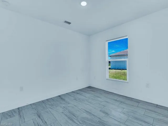 851 Bedford Dr, Lehigh Acres, Florida 33974