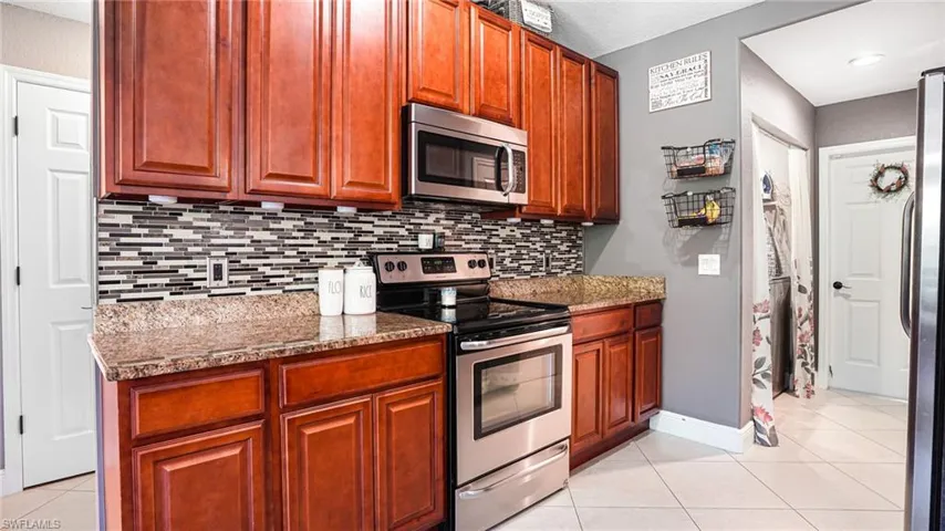 9235 Crocus CT, FORT MYERS FL 33967