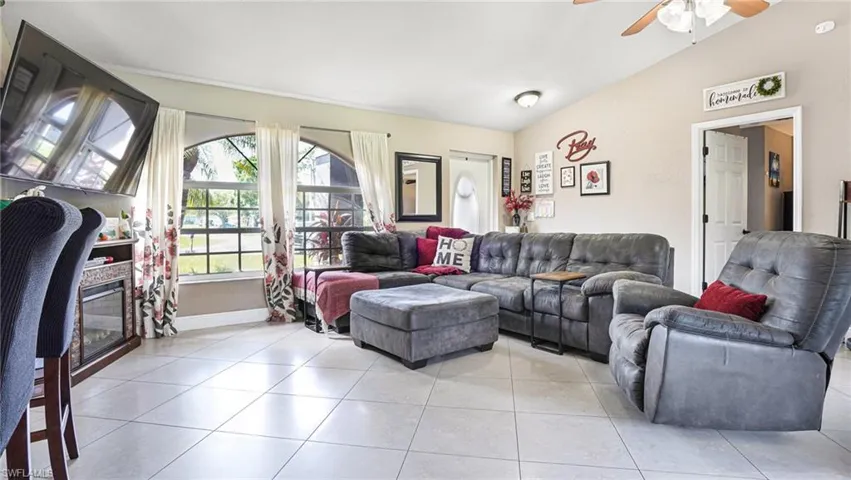 9235 Crocus CT, FORT MYERS FL 33967