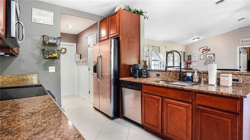 9235 Crocus CT, FORT MYERS FL 33967