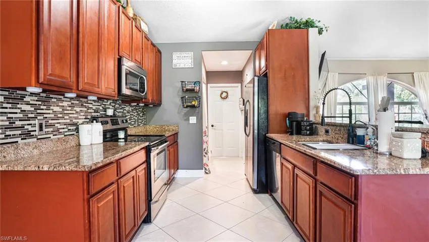 9235 Crocus CT, FORT MYERS FL 33967