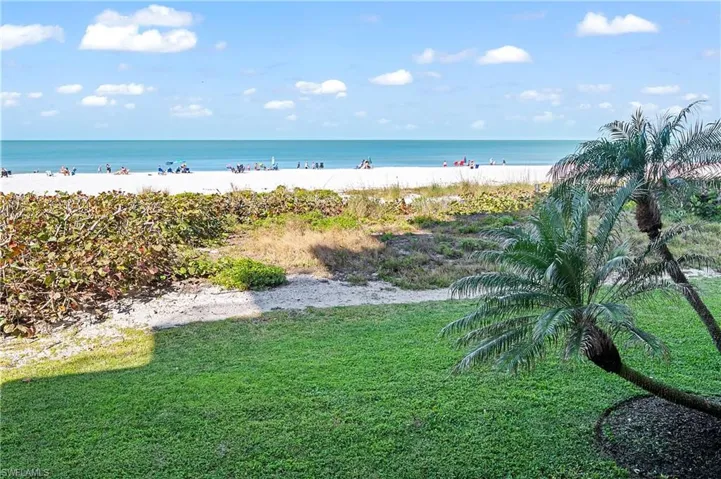 Beach and gulf are seagrapes away but fully visible