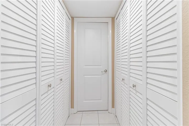 1828 Pine Valley Dr 101, Fort Myers, Florida 33907