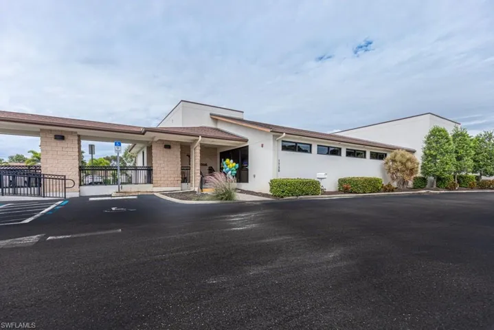 1828 Pine Valley Dr 101, Fort Myers, Florida 33907