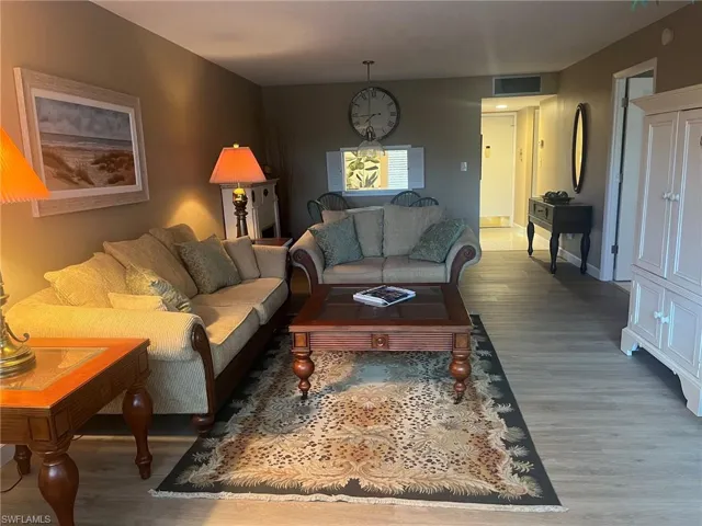 1828 Pine Valley Dr 101, Fort Myers, Florida 33907