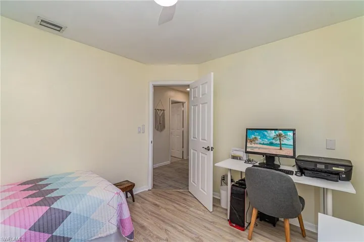 1128 SE 32nd TER, CAPE CORAL FL 33904