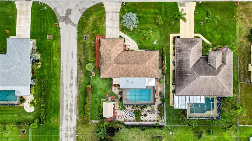 1128 SE 32nd TER, CAPE CORAL FL 33904