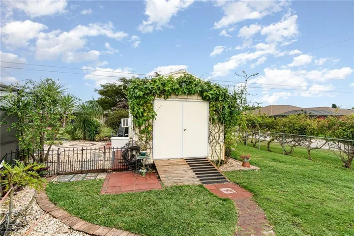 Air Conditioned She Shed or Workshop!