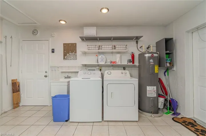 1128 SE 32nd TER, CAPE CORAL FL 33904