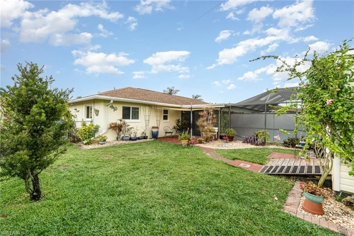 1128 SE 32nd TER, CAPE CORAL FL 33904