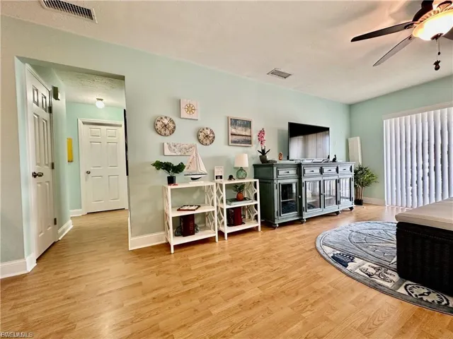 4563 Se 5th Pl 205, Cape Coral, Florida 33904