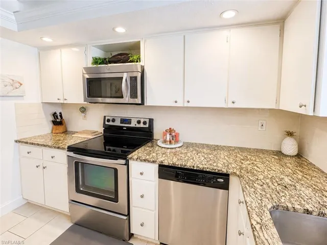 4563 Se 5th Pl 205, Cape Coral, Florida 33904