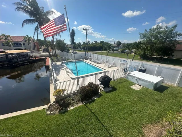 4563 Se 5th Pl 205, Cape Coral, Florida 33904