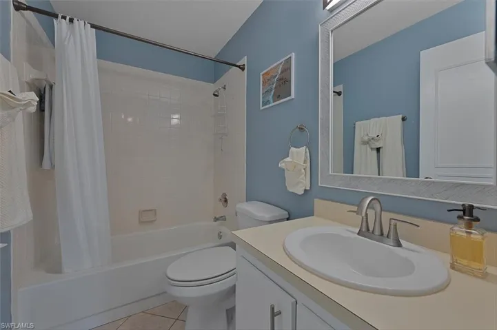 2670  Kings Lake  BLVD, Naples, FL 34112